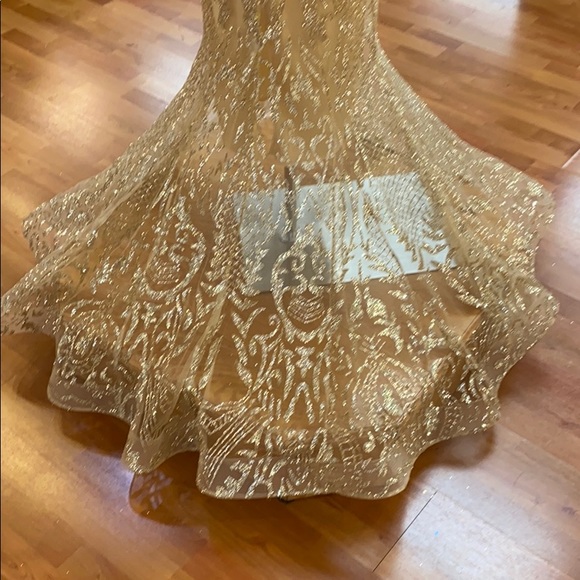 ⭐️SOLD⭐️ gold sparkly prom dress - Picture 6 of 8